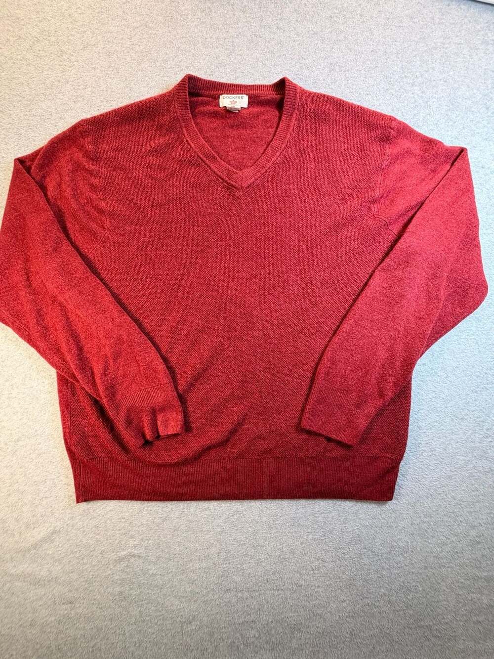Dockers V-Neck Sweater Size XL/XG Red Acrylic Long Sleeve Pullover